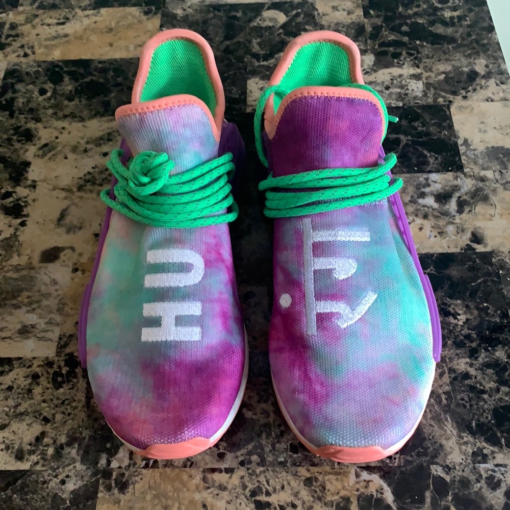 Pharrell x adidas nmd “Holi festival”